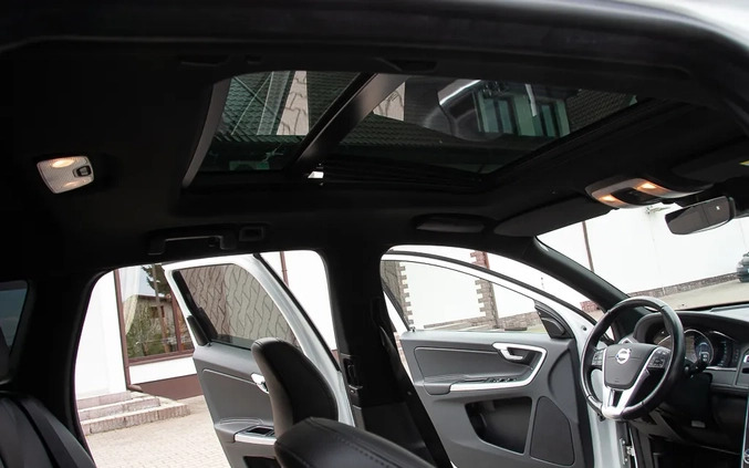 Volvo XC 60 cena 77900 przebieg: 181000, rok produkcji 2016 z Świątniki Górne małe 781